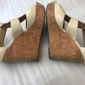 Michael Kors Women’s Beige Wedged sandals Size 6.5